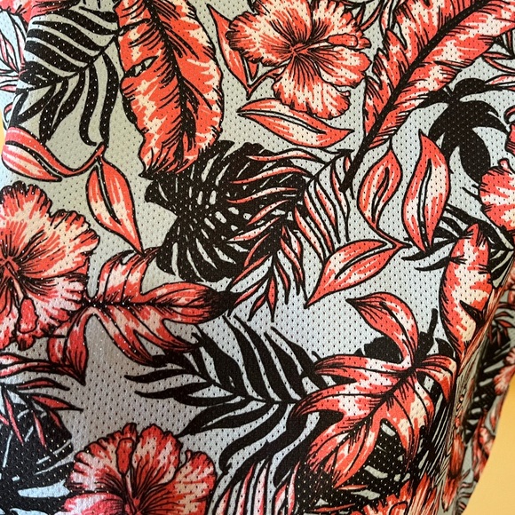 Divided by H&M Divided by Activewear Top Womens Size M "Young & Wild" - Picture 4 of 9